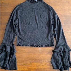 Black long sleeve crop top
